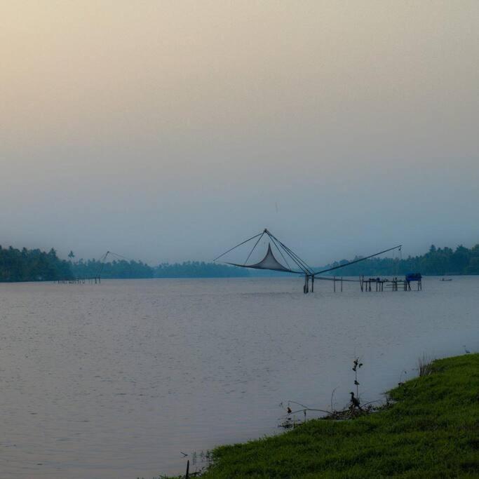 Riveria Portico - River Side 6 Bedroom Private Pool Bungalow North Paravur Exterior foto