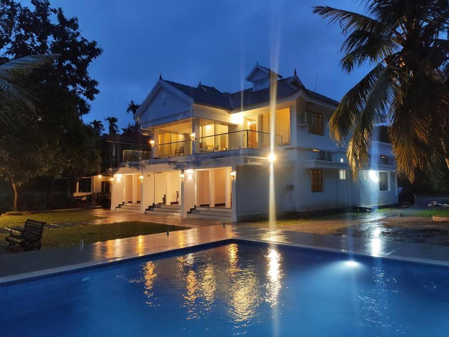 Riveria Portico - River Side 6 Bedroom Private Pool Bungalow North Paravur Exterior foto